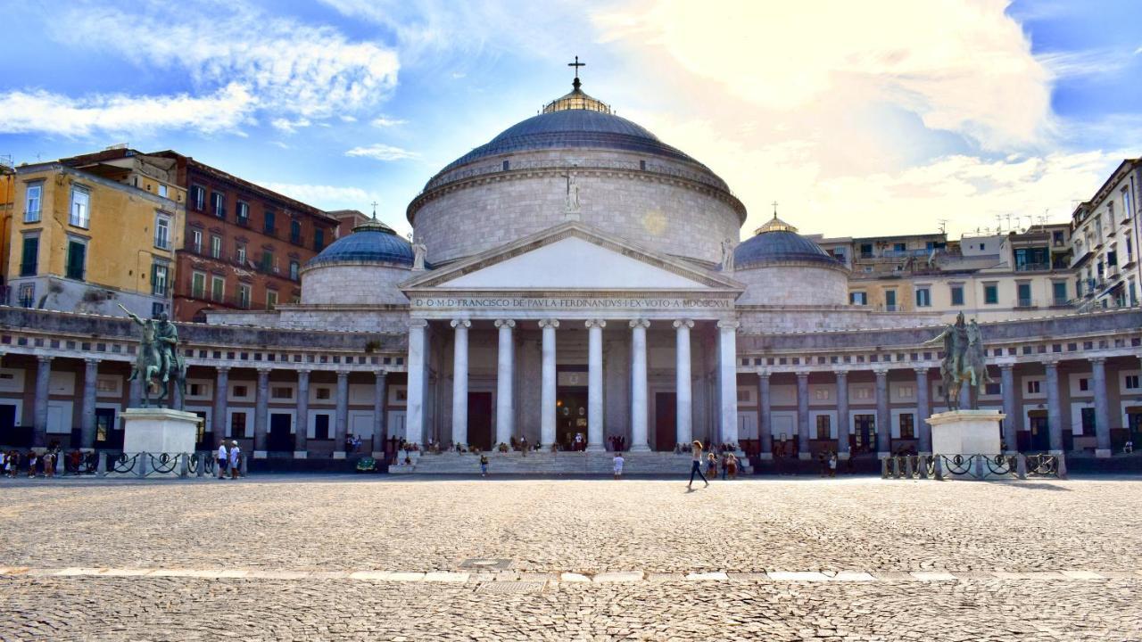 Grande & Caratteristico Dietro La Cattedrale نابولي المظهر الخارجي الصورة