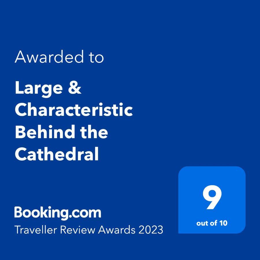 Grande & Caratteristico Dietro La Cattedrale نابولي المظهر الخارجي الصورة
